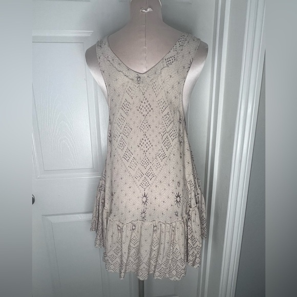 Free People Sat It With Layers Slip Dress Mini
Sz S - Picture 7 of 9